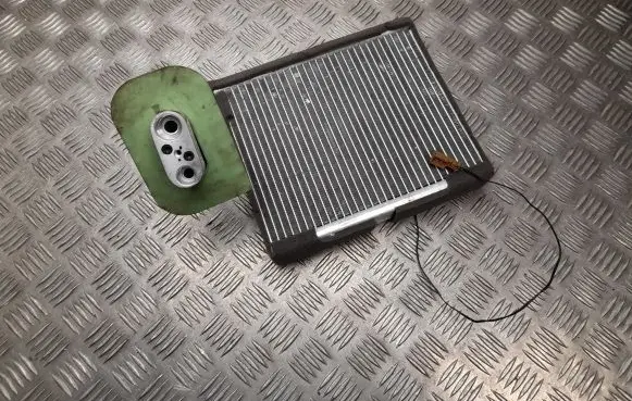 Nissan Leaf II (ZE1) Heater blower radiator T62030C