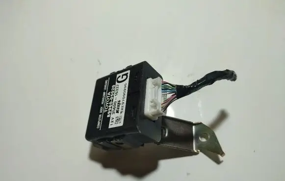 Toyota Avensis T250 Light module LCM 8996005020