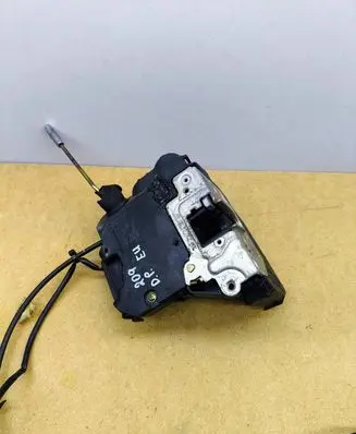Mercedes-Benz CLK A209 C209 Front door lock 2097200435