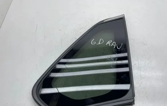 Toyota RAV 4 (XA50) Rear side window