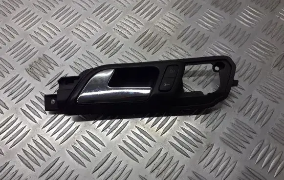Volkswagen Polo IV 9N3 Front door interior handle 6Q1837247E