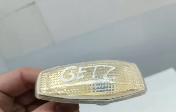 Front fender indicator light