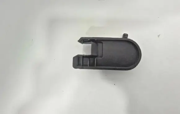 Skoda Kamiq Other engine bay part 04E103037D 04E103037
