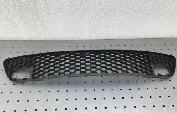Skoda Octavia Mk2 (1Z) Front bumper lower grill 1Z0853677D
