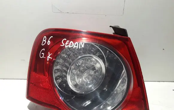 Volkswagen PASSAT B6 Rear/tail lights 275701