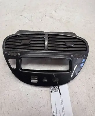 Peugeot 607 Dash center air vent grill 9632204677