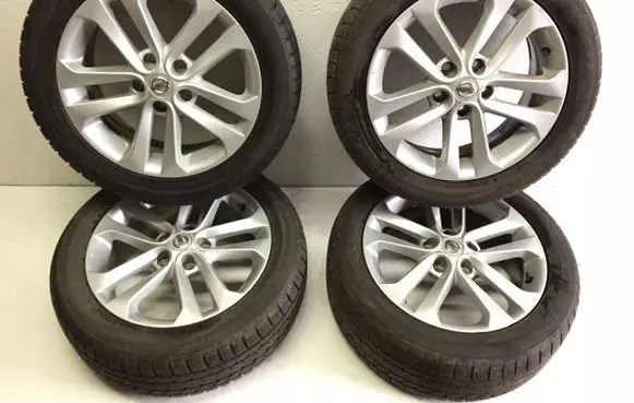 Nissan Juke I F15 R17 alloy rim 