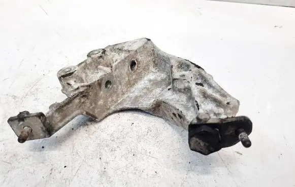 Peugeot 307 Engine mounting bracket 9635969880