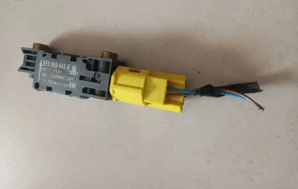 Audi A4 S4 B7 8E 8H Airbag deployment crash/impact sensor 8E0959643B 220107 020118