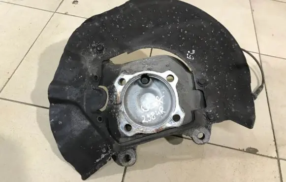 BMW 5 E60 E61 Front wheel hub spindle knuckle