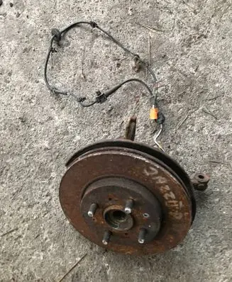 Front wheel hub spindle knuckle