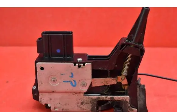 Ford Fiesta Front door lock