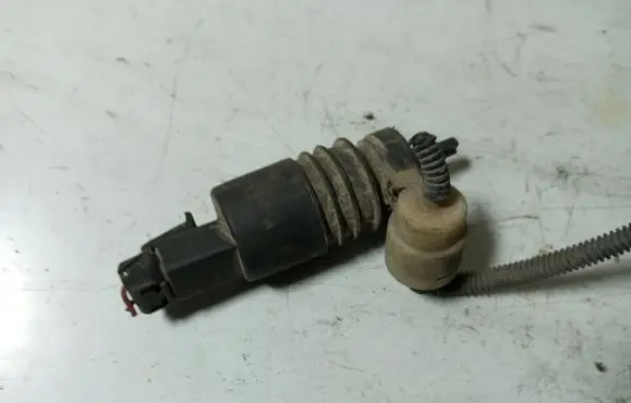 Audi A6 S6 C5 4B Windscreen/windshield washer pump