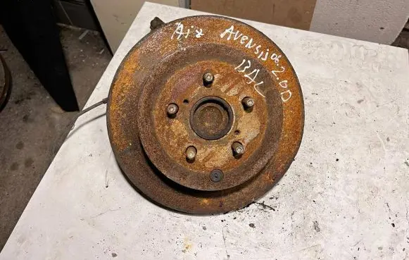 Toyota Avensis T250 Brake discs and calipers set 