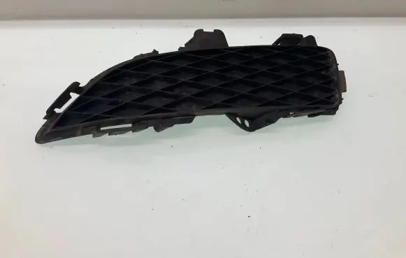 Mazda 3 I Front bumper lower grill BP4K50C21