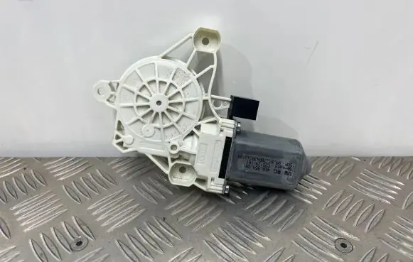 Audi A6 S6 C8 4K Front door window regulator motor 4K0959801