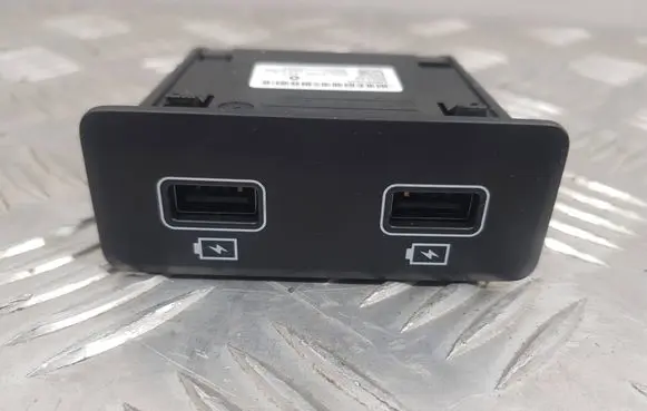 Renault Talisman USB socket connector 280233791R 40003041