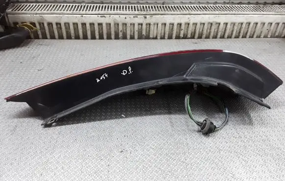 Nissan Almera Tino Rear/tail lights