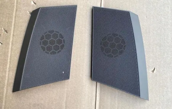 Porsche Cayenne (9PA) Front door speaker cover trim 