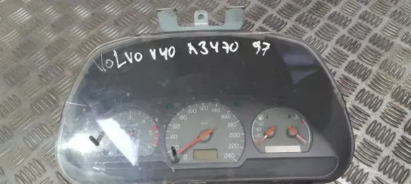 Volvo S40, V40 Speedometer (instrument cluster) 30862228d 30858334