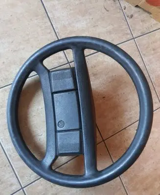 Volkswagen Polo II 86C 2F Steering wheel 30419660