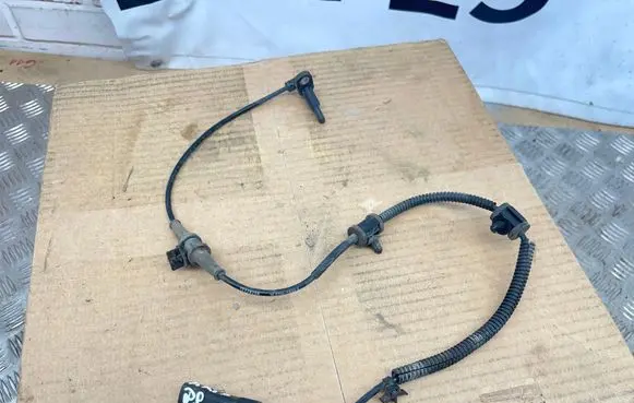 Opel Ampera ABS brake wheel speed sensor 13329258