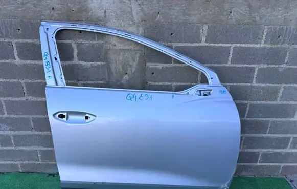 Audi Q4 e-tron Front door 