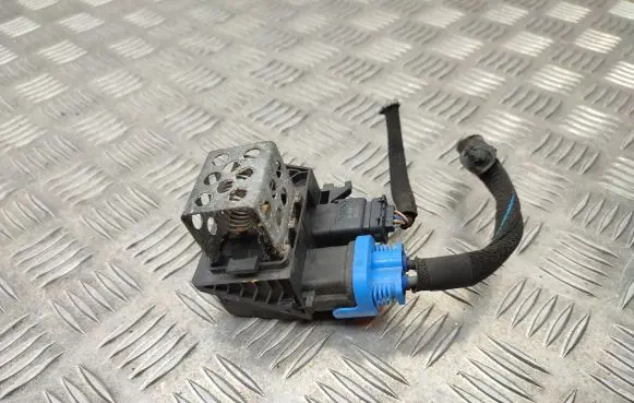 Peugeot 308 Coolant fan relay 9673999980