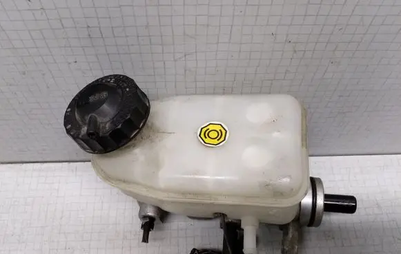 KIA Sorento Master brake cylinder