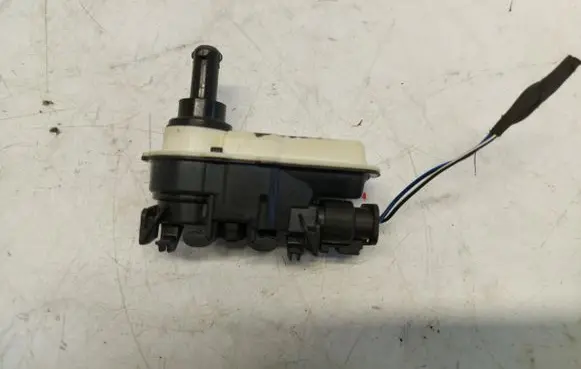 BMW 2 Active Tourer U06 Fuel tank cap lock motor 9447697