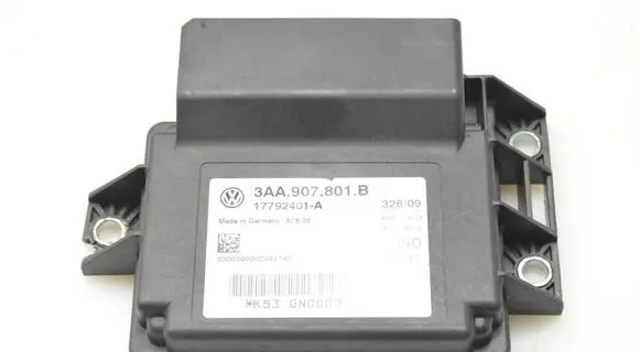 Volkswagen Tiguan Hand brake control module 3AA907801B