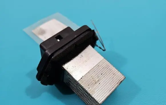 KIA Carens II Heater blower motor/fan resistor IMPRK1359842