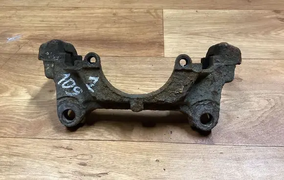 Volkswagen PASSAT B6 Front Brake Caliper Pad/Carrier 