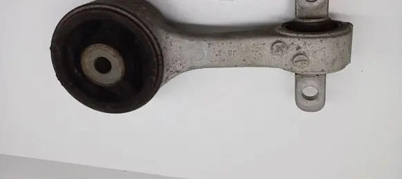 Honda Civic Engine mount bracket JB2