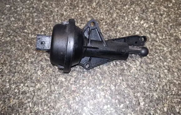 Mazda 6 Vacuum valve 1S7G9L492BB