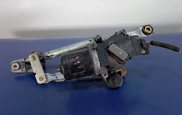 Toyota Aygo AB10 Front wiper linkage and motor 