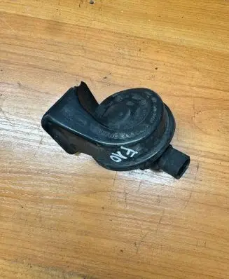 BMW 5 F10 F11 Horn signal 70388115 024148