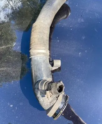 Audi A4 S4 B5 8D Air intake duct part 058133357A