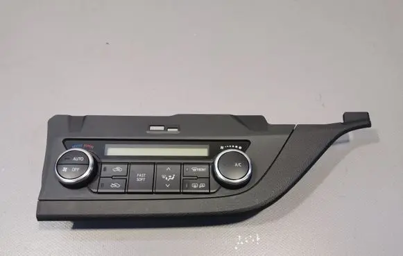 Toyota Auris E180 Climate control unit