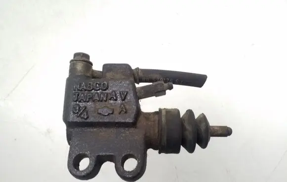 Nissan Almera N16 Clutch master cylinder