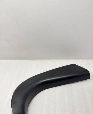 Foot area side trim