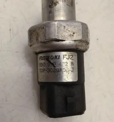 Audi A8 S8 D2 4D Air conditioning (A/C) pressure sensor 8D0959432B