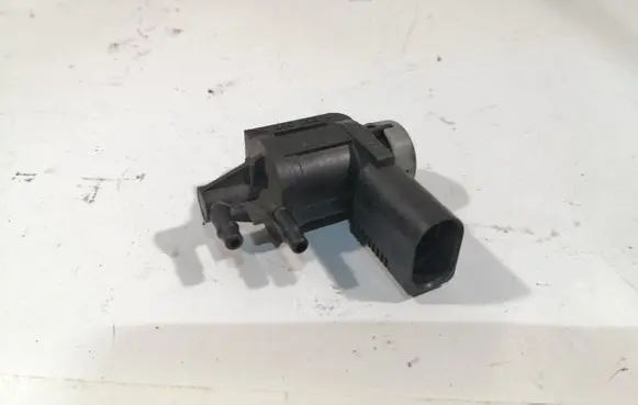 Audi A4 S4 B8 8K Turbo solenoid valve 1K0906283A