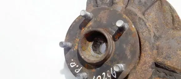 Suzuki Grand Vitara II Front wheel hub