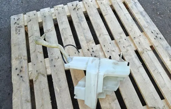 Volvo XC90 Windshield washer fluid reservoir/tank 8659490 8648191