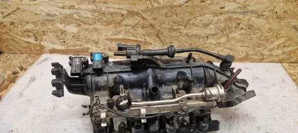 Opel Astra J Intake manifold 55573171