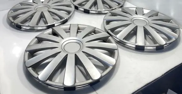 Toyota RAV 4 (XA40) R16 wheel hub/cap/trim 
