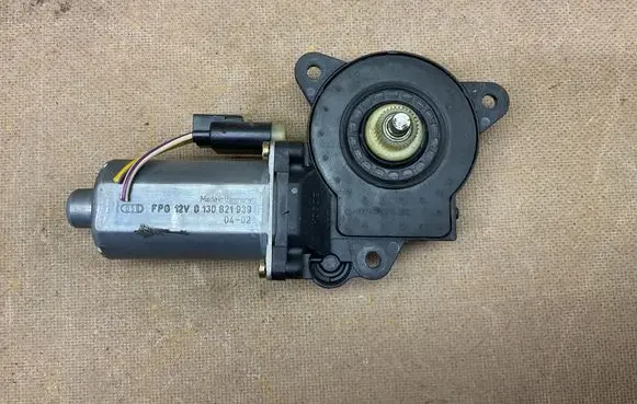 Ford Fiesta Front door manual window regulator 130821939