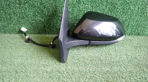 Toyota Yaris XP210 Front door electric wing mirror 