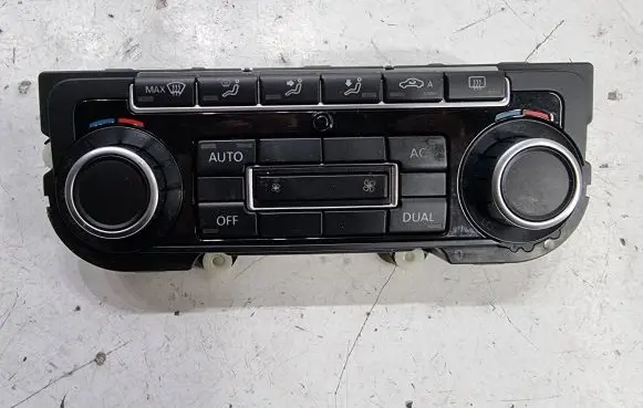 Volkswagen Tiguan Climate control unit 5K0907044BS 5HB00974640 SW0709